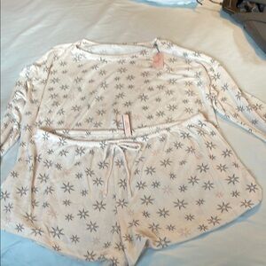 Star Patterned Pajama Set